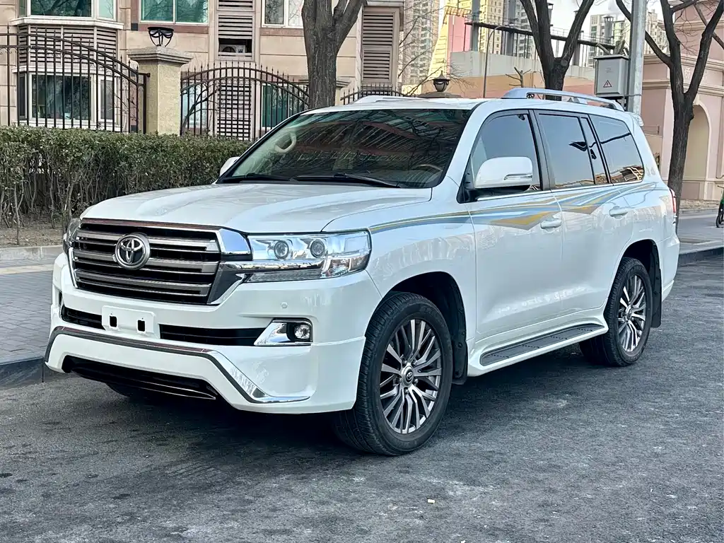 Toyota Land Cruiser 2016 — фото 1