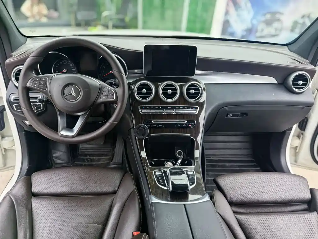 Mercedes-Benz GLC 2018 — фото 17