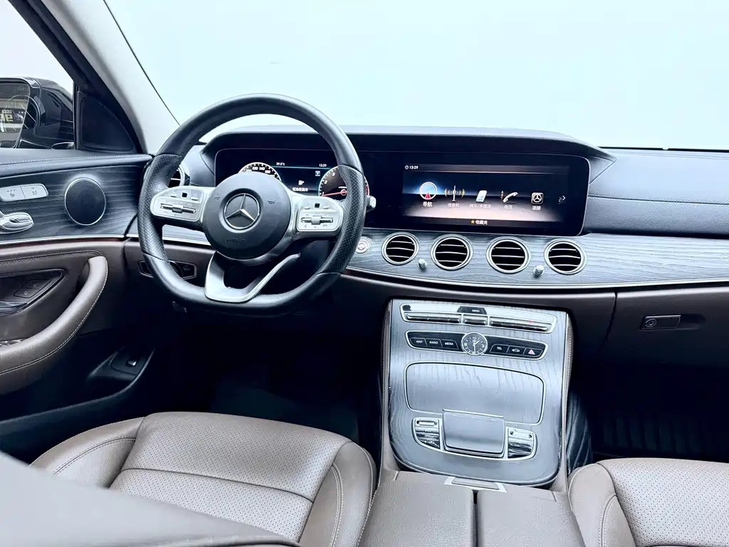 Mercedes-Benz E-Class 2020 — фото 23
