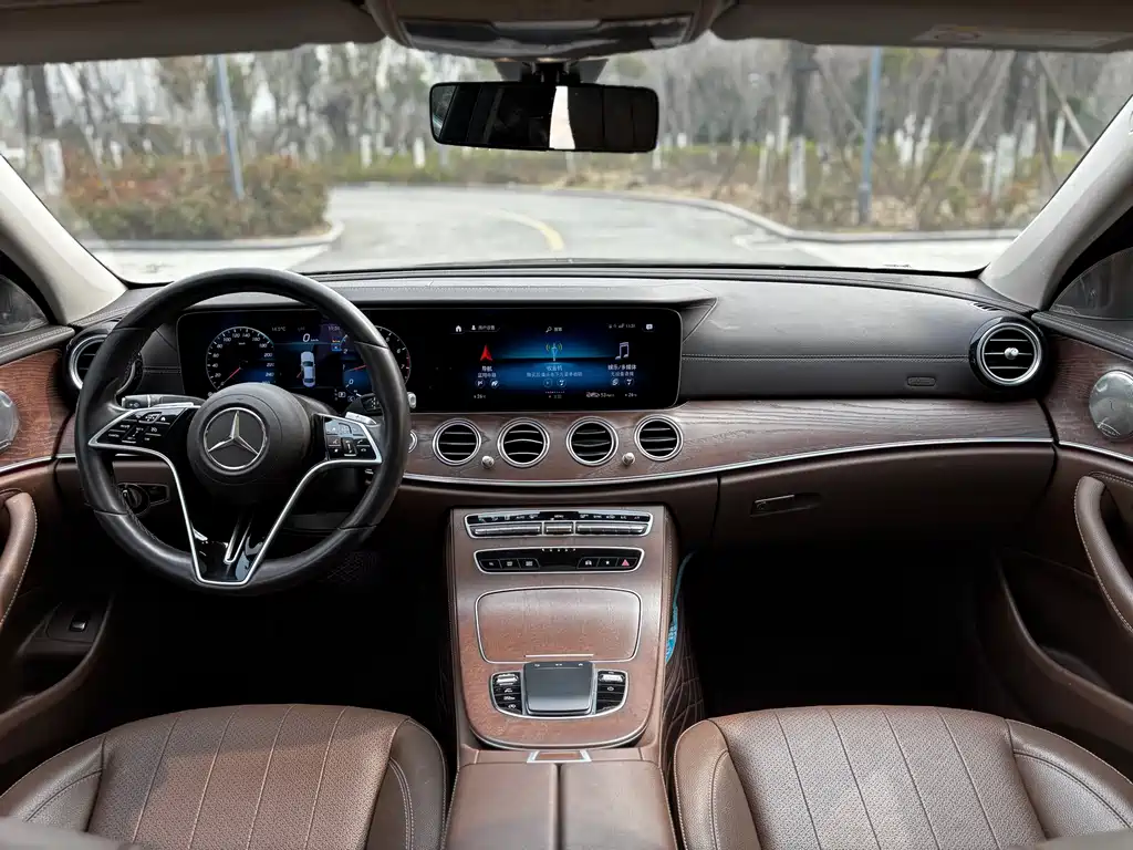 Mercedes-Benz E-Class 2023 — фото 5
