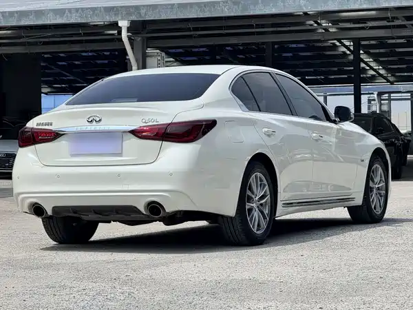 Infiniti Q50L 2020