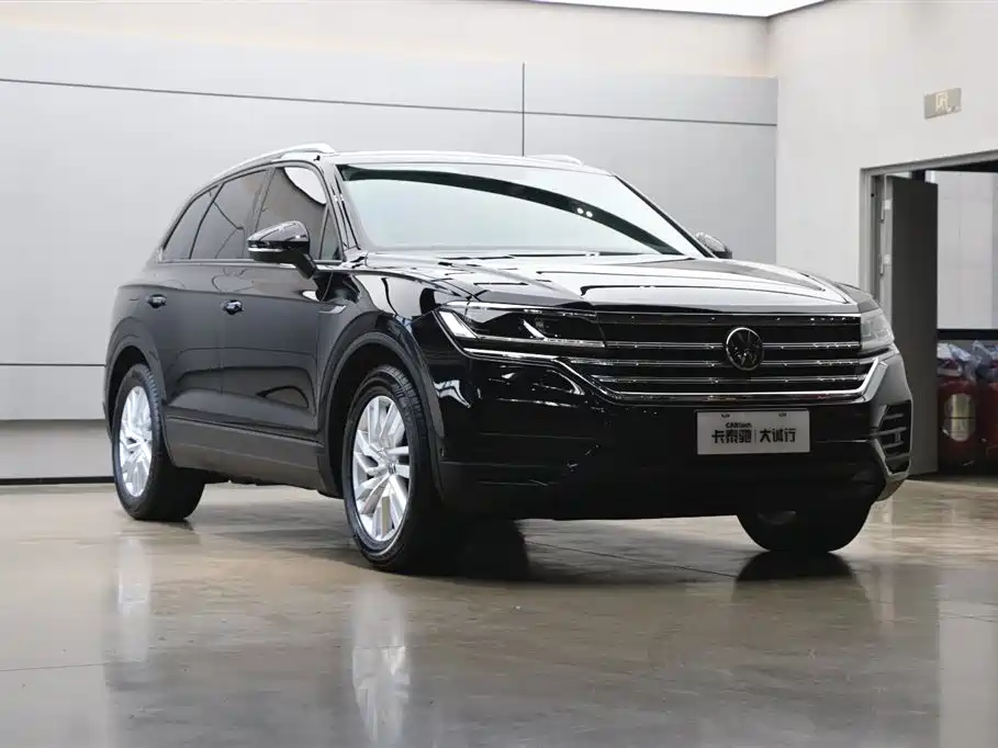 Volkswagen Touareg 2022 — фото 25