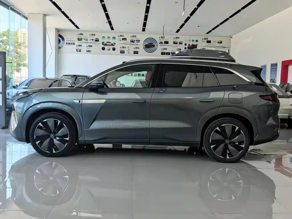 BYD Tang L 2025