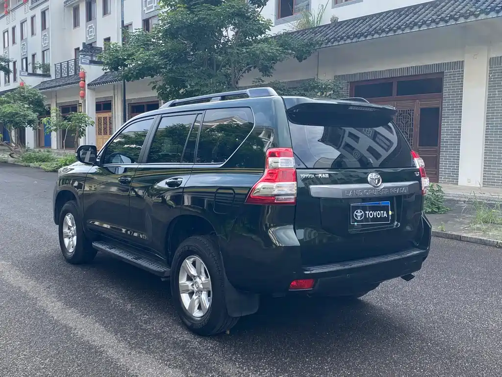 Toyota Prado 2017 — фото 3