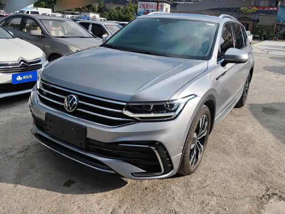 Volkswagen Tiguan L 2022 — фото 1