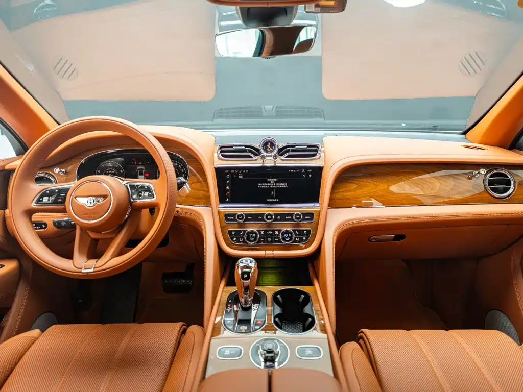 Bentley Bentayga 2025 — фото 10