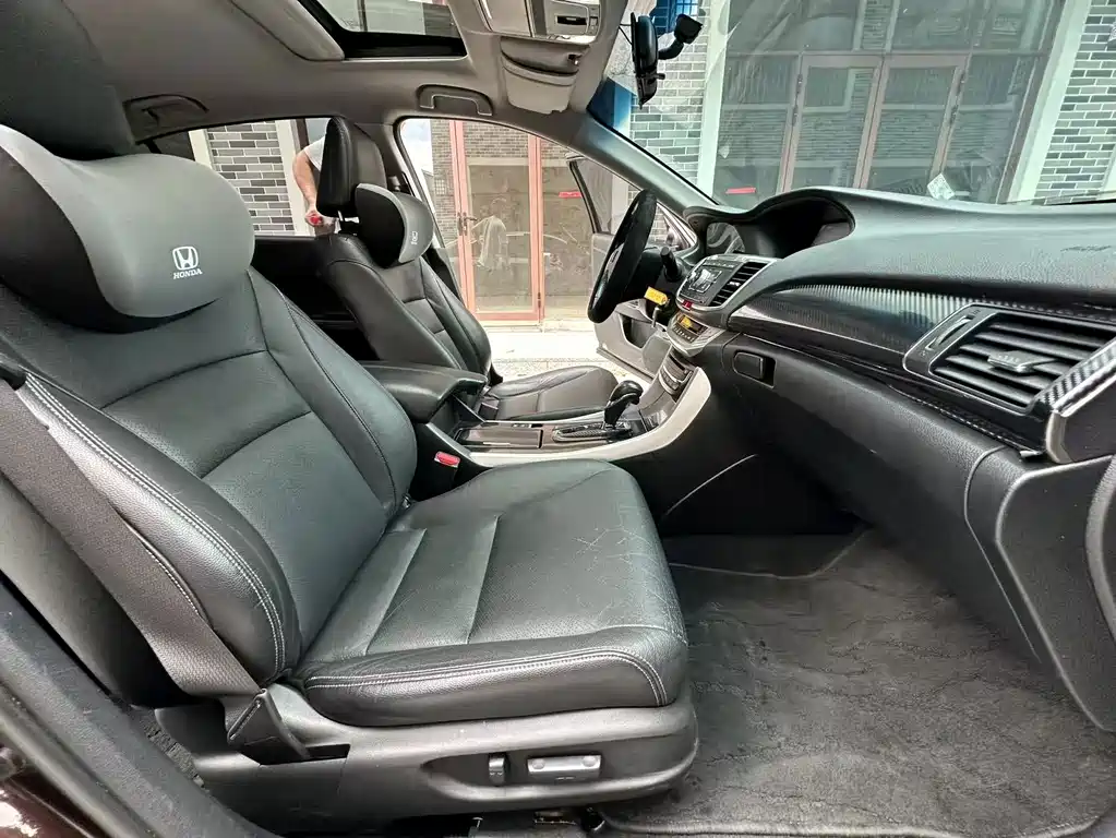 Honda Accord 2014 — фото 10