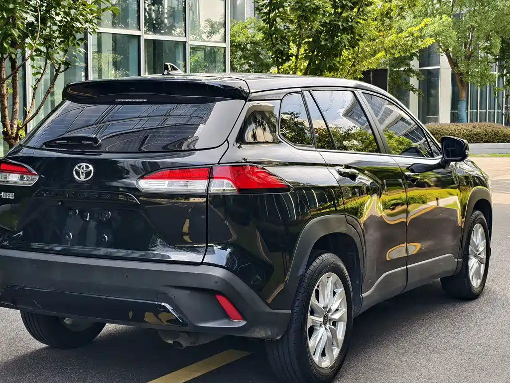 Toyota Corolla Cross 2023 — фото 12