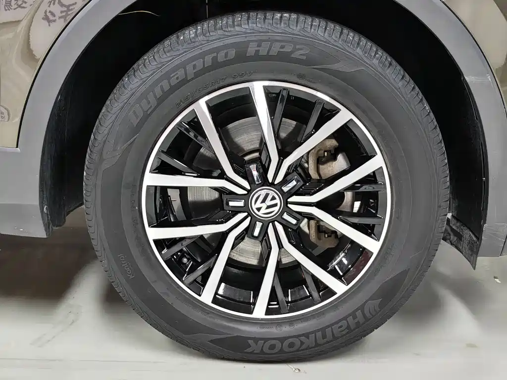 Volkswagen Tiguan L 2018 — фото 16