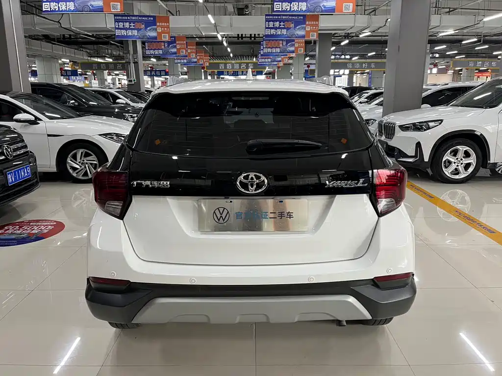 Toyota Yaris L 2023 — фото 12