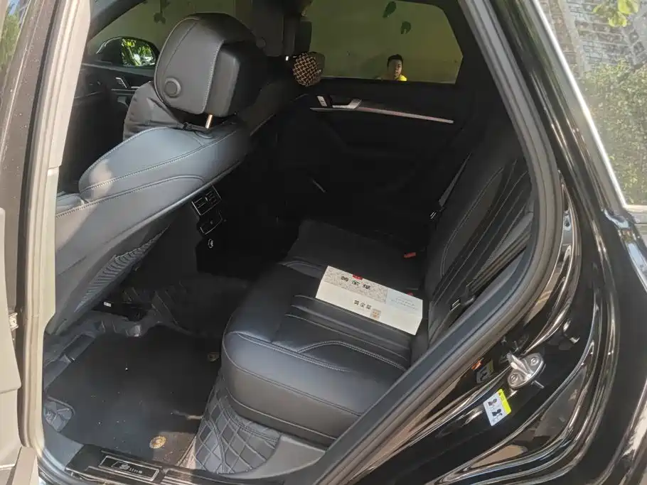 Audi Q5L 2024 — фото 11