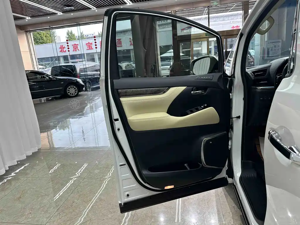 Toyota Alphard 2021 — фото 7