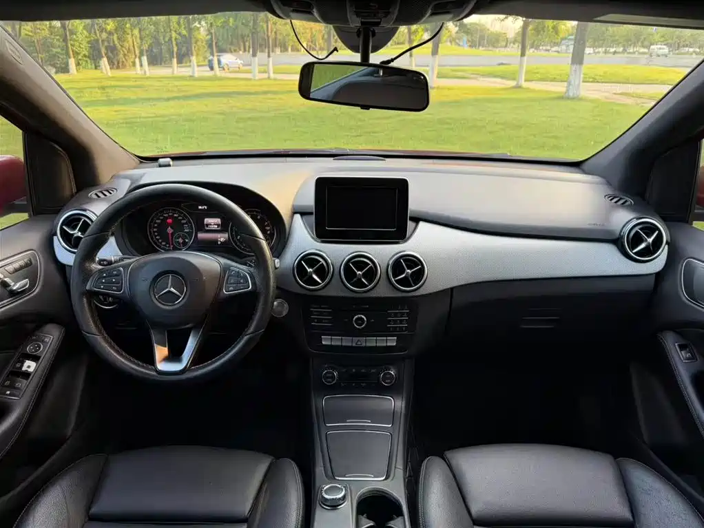 Mercedes-Benz B-Class 2016 — фото 12