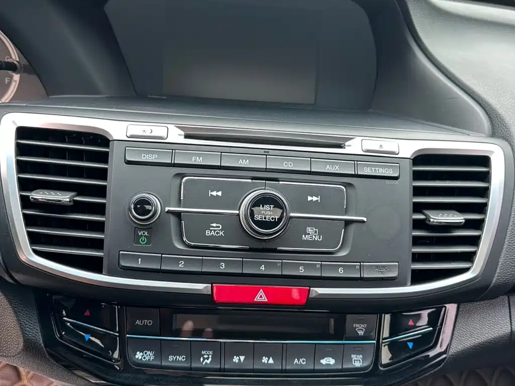 Honda Accord 2018 — фото 16