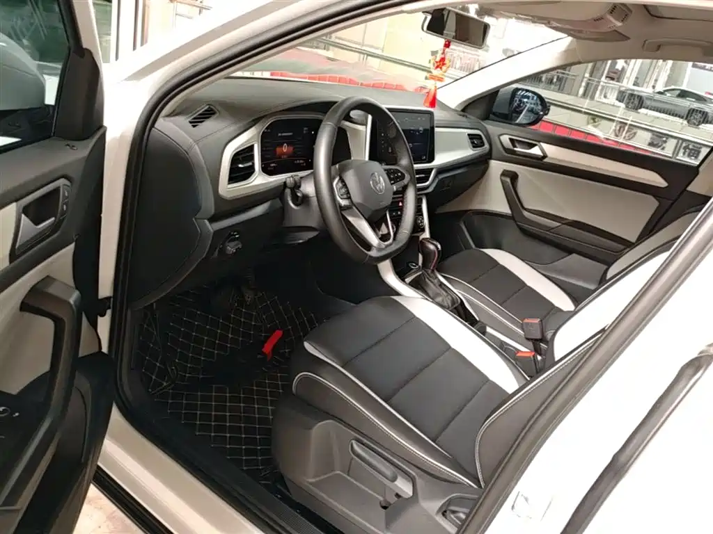 Volkswagen T-Roc 2025 — фото 16