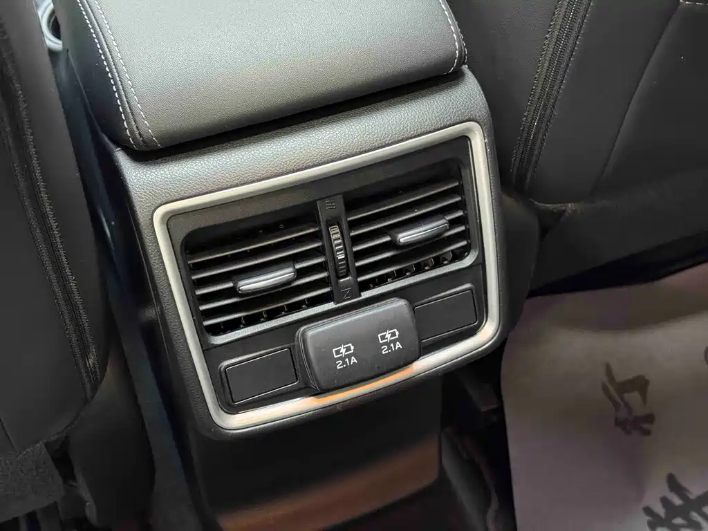 Subaru Forester 2022 — фото 23