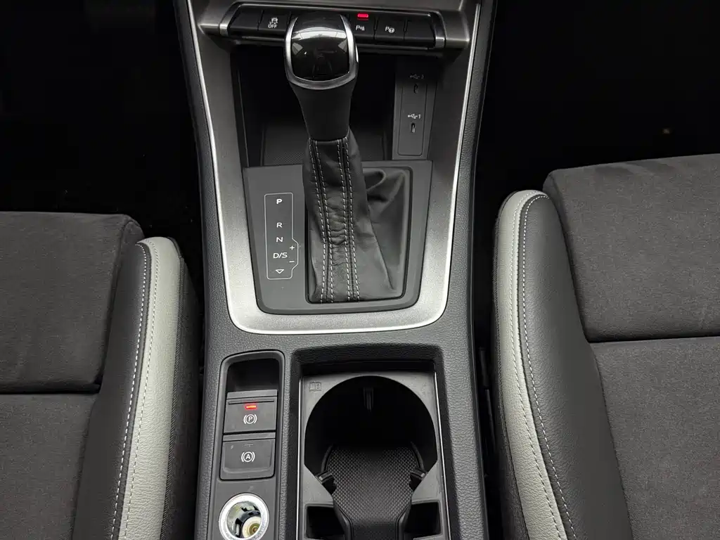 Audi Q3 2022 — фото 12