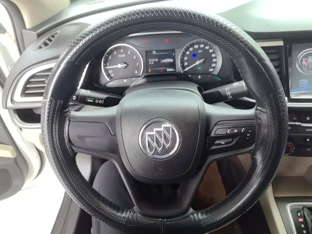 Buick Excelle 2015 — фото 11