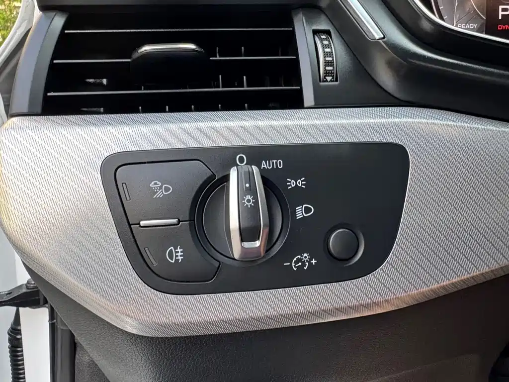 Audi A4L 2020 — фото 21