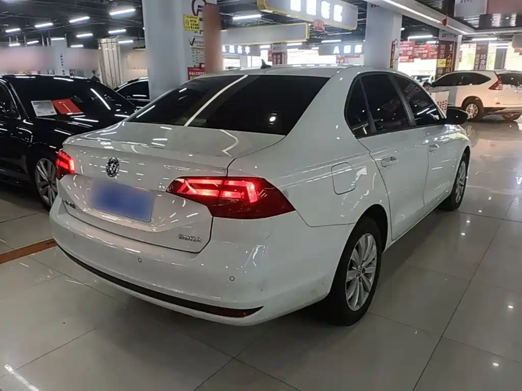 Volkswagen Bora 2023