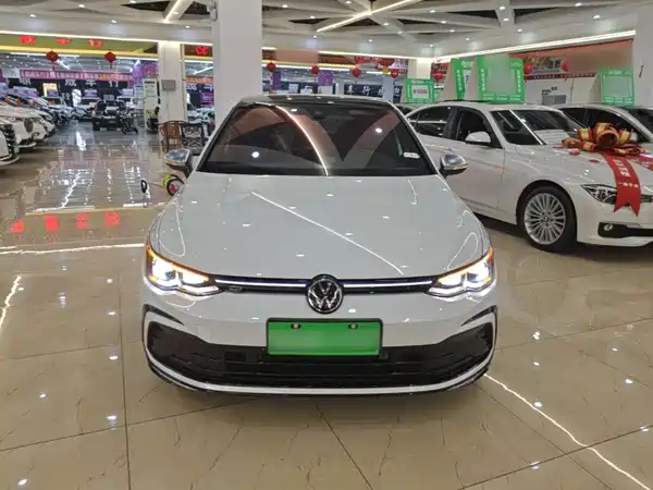 Volkswagen Golf 2024