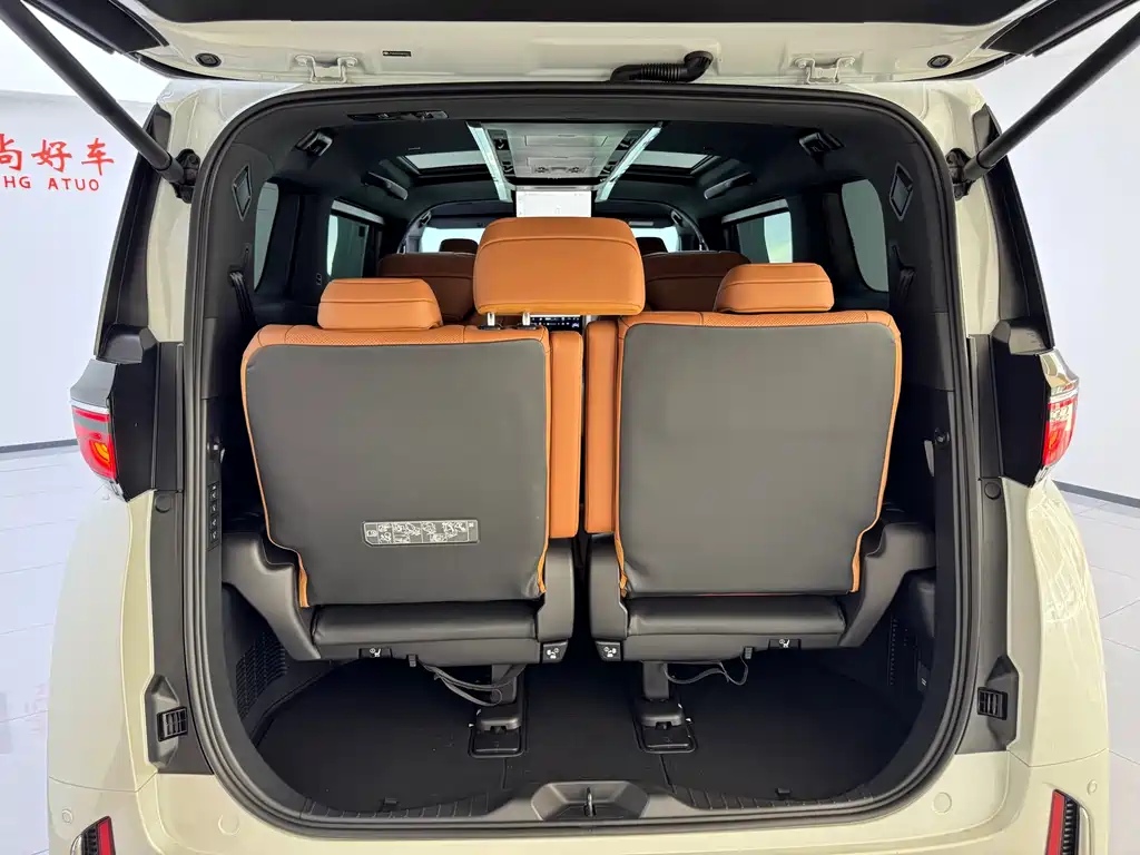 Toyota Vellfire 2024 — фото 11