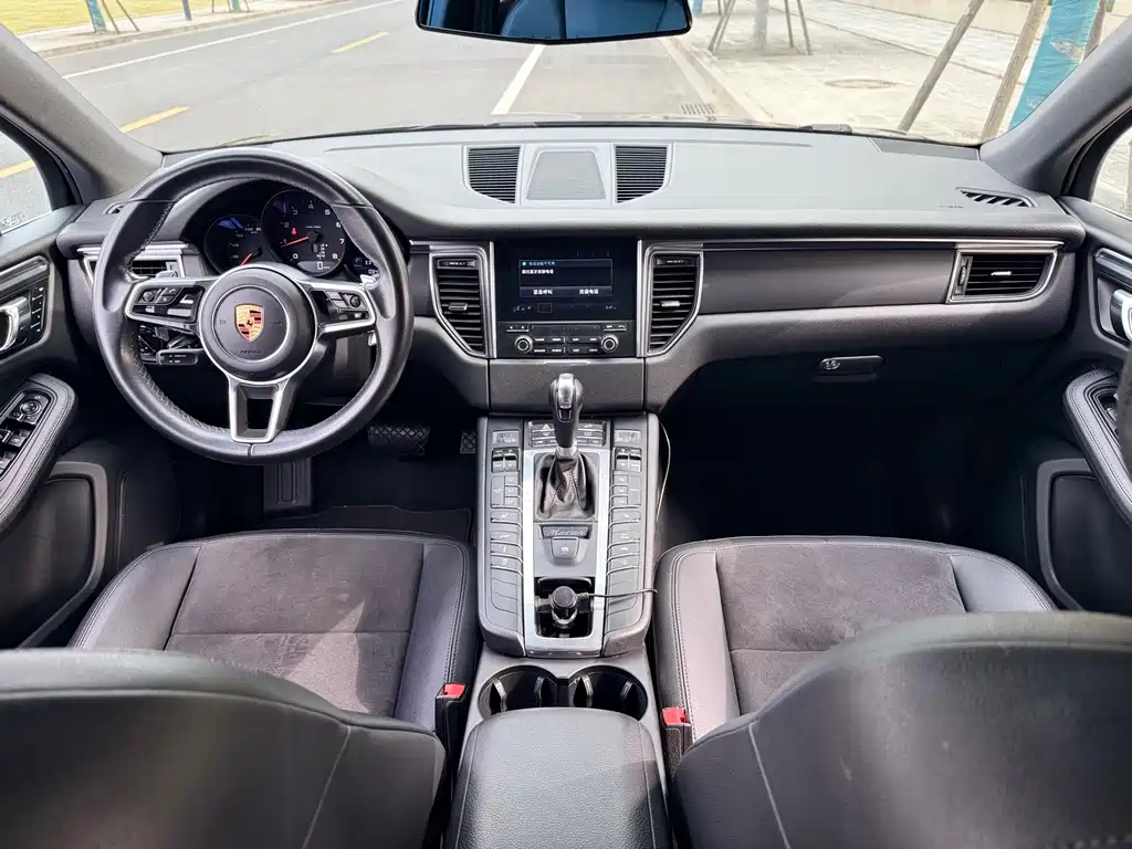 Porsche Macan 2016 — фото 10