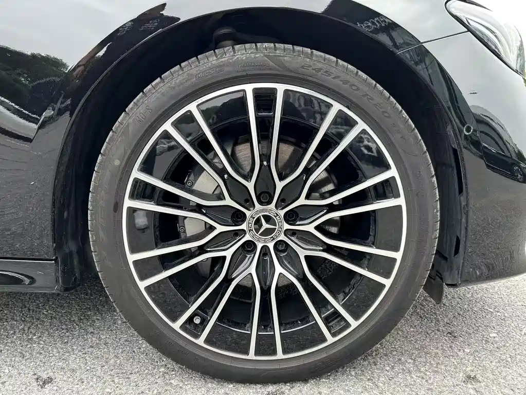 Mercedes-Benz E-Class 2025