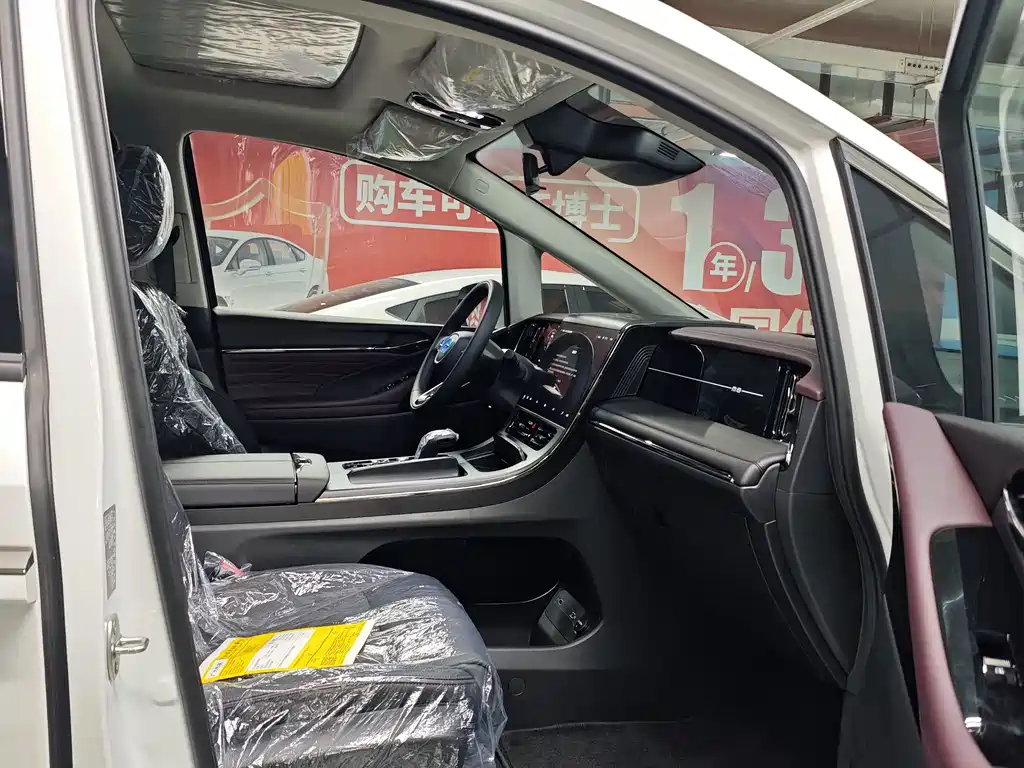 GAC Trumpchi M8 2026 — фото 14