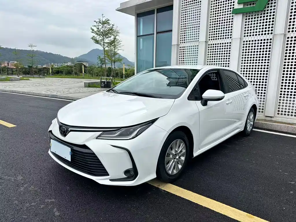 Toyota Corolla 2023 — фото 20