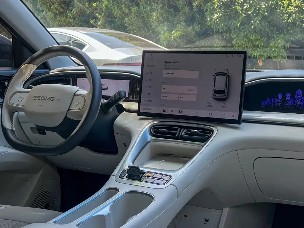 Geely Galaxy Starwish 2024 — фото 13