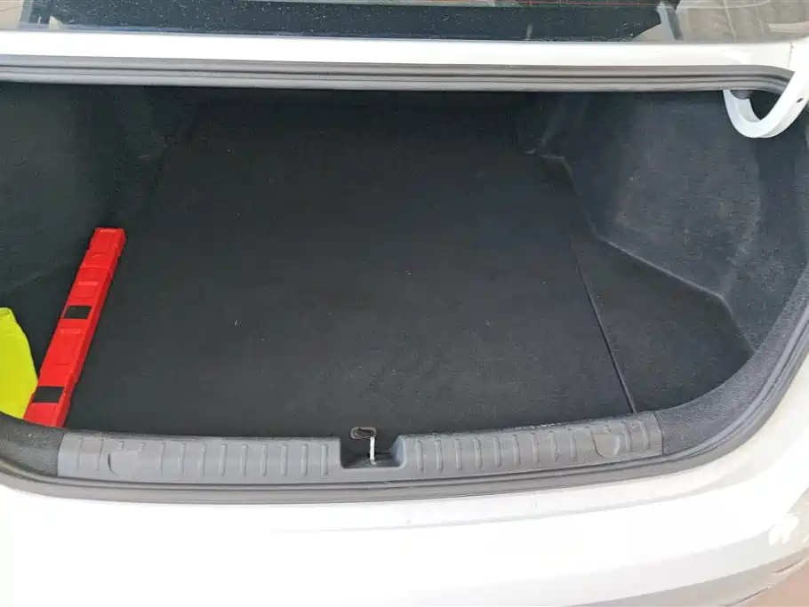 Geely Emgrand 2023