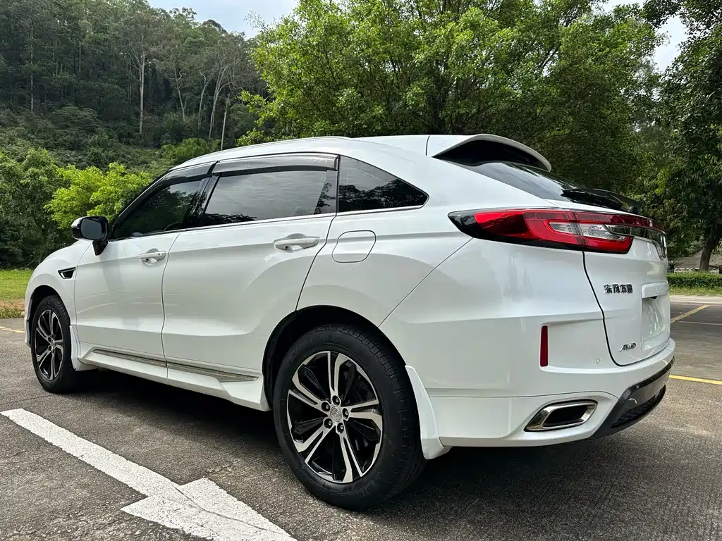 Honda UR-V 2017 — фото 7