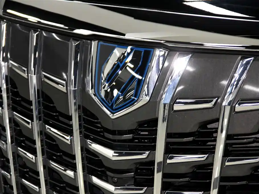 Toyota Alphard 2023 — фото 27