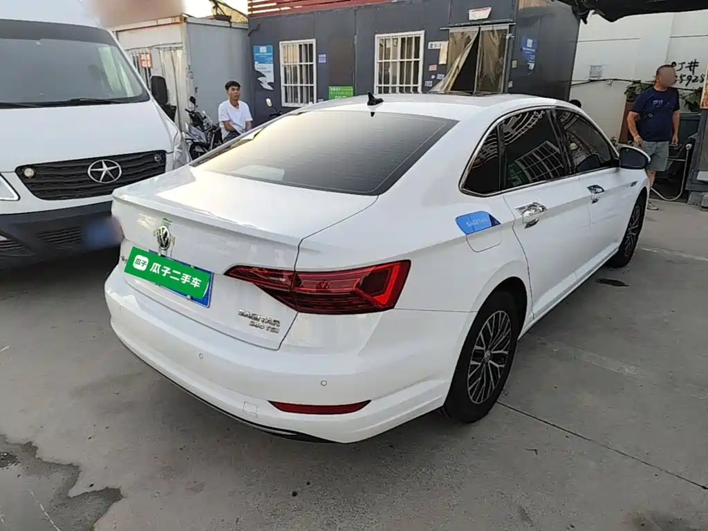 Volkswagen Sagitar 2020