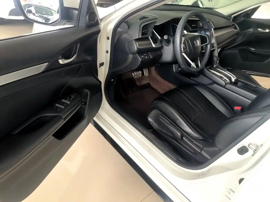 Honda Civic 2020 — фото 16