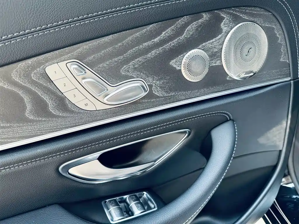 Mercedes-Benz E-Class 2022 — фото 14