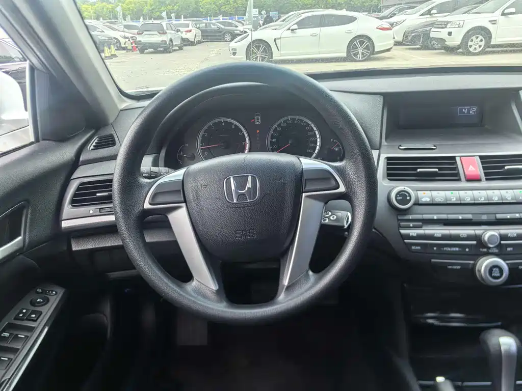 Honda Accord 2013 — фото 12
