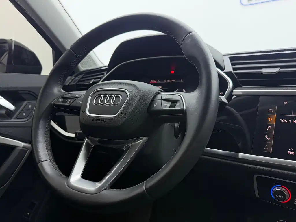 Audi Q3 2022 — фото 14