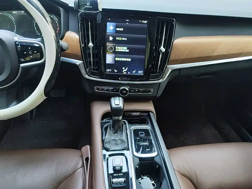 Volvo S90 2018 — фото 13