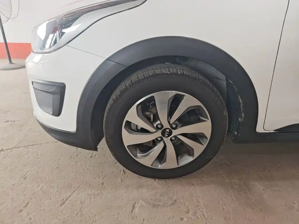 Kia KX CROSS 2017 — фото 23