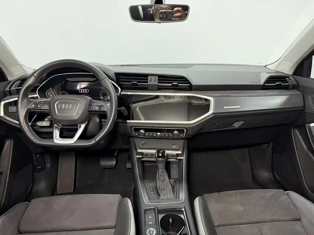 Audi Q3 2022 — фото 10