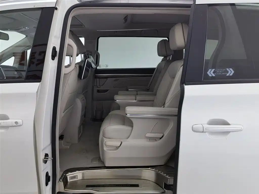GAC Motor Trumpchi M8 2018 — фото 15