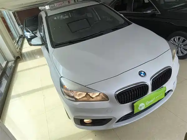 BMW 2 Series Station Wagon 2015