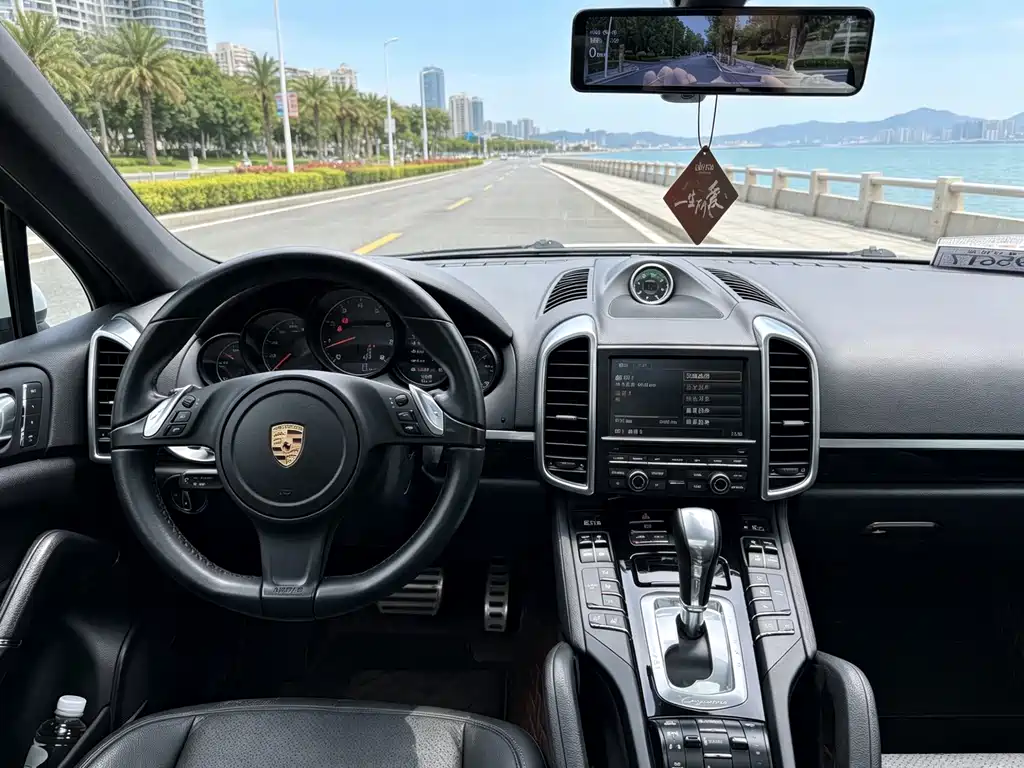 Porsche Cayenne 2014 — фото 12