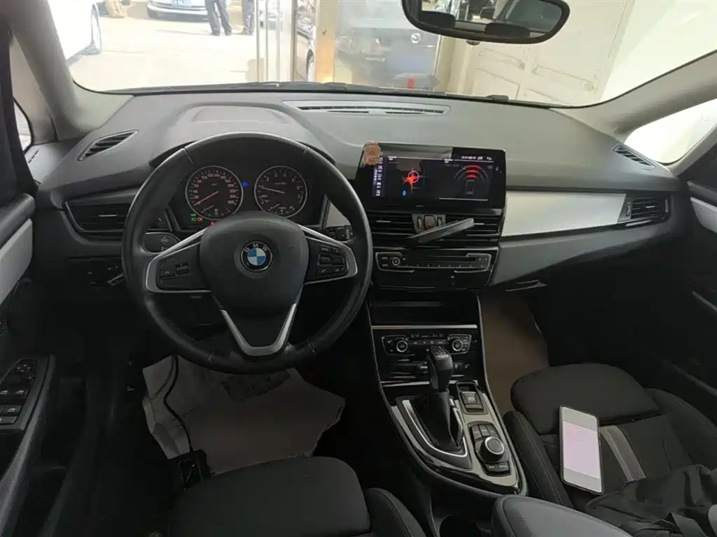 BMW 2 Series Active Tourer 2016 — фото 10