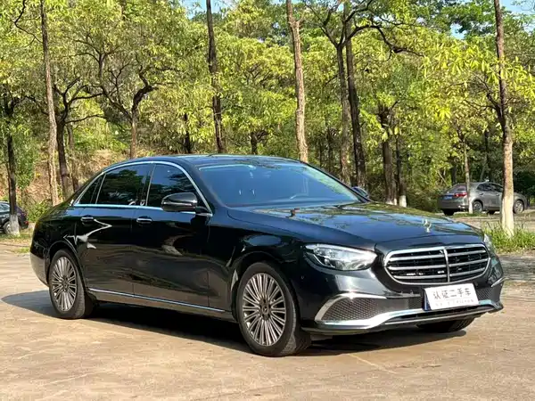Mercedes-Benz E-Class 2022