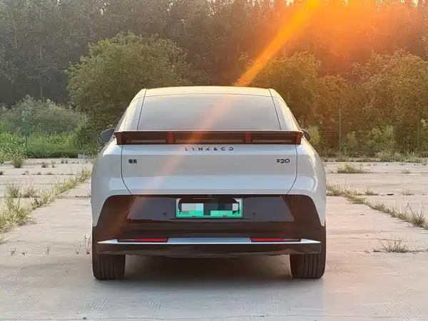 Lynk & Co Z20 2025