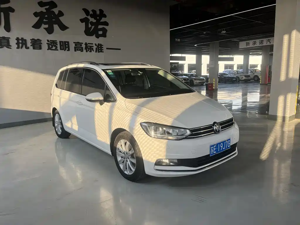 Volkswagen Touran 2018 — фото 3