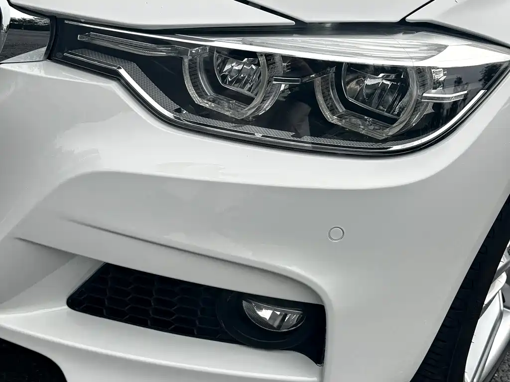 BMW 3 Series 2019 — фото 9